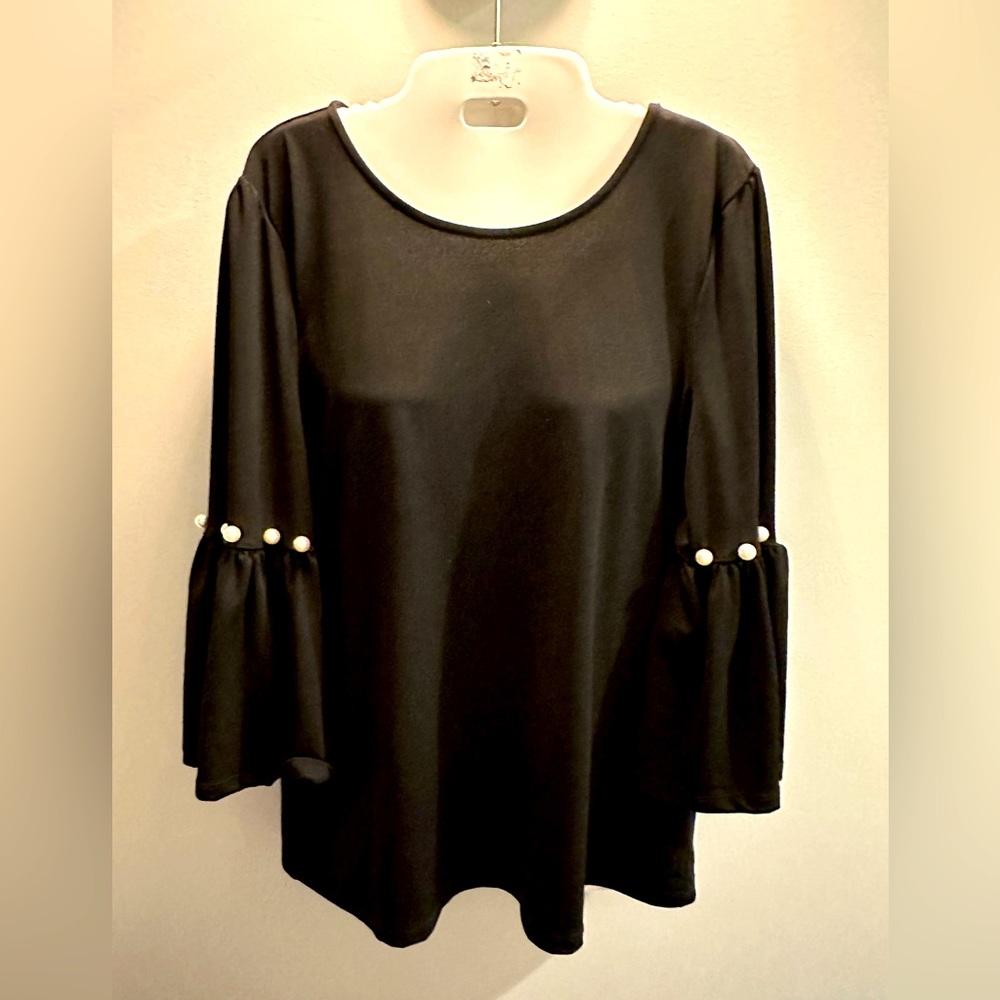 Adrianna Papell 3/4 bell sleeve black blouse with pearl accents Size Medium